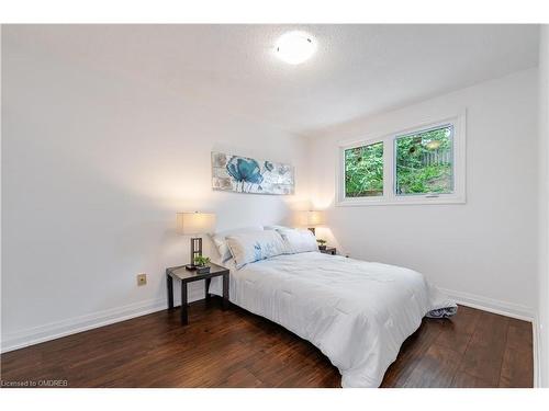 15 Woodridge Drive, Guelph, ON - Indoor Photo Showing Bedroom