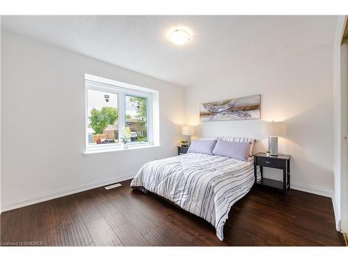 15 Woodridge Drive, Guelph, ON - Indoor Photo Showing Bedroom