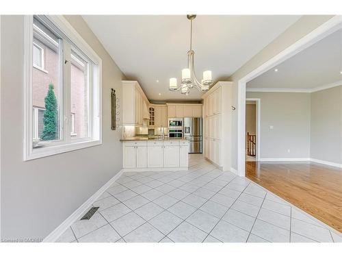 1492 Pinery Crescent, Oakville, ON - Indoor