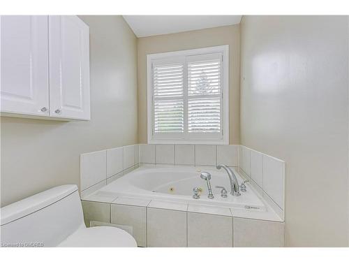 1492 Pinery Crescent, Oakville, ON - Indoor Photo Showing Bathroom