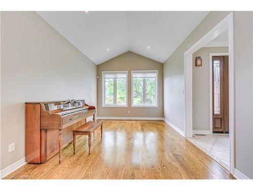 1492 Pinery Crescent, Oakville, ON - Indoor Photo Showing Other Room