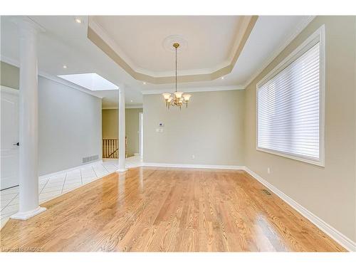 1492 Pinery Crescent, Oakville, ON - Indoor Photo Showing Other Room