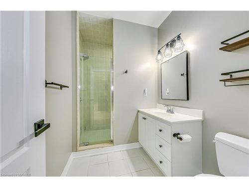 1492 Pinery Crescent, Oakville, ON - Indoor Photo Showing Bathroom