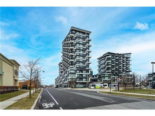 461-2481 Taunton Road, Oakville, ON - Outdoor