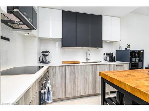 461-2481 Taunton Road, Oakville, ON - Indoor Photo Showing Kitchen