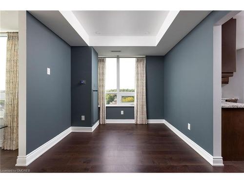 815-3500 Lakeshore Road W, Oakville, ON - Indoor Photo Showing Other Room