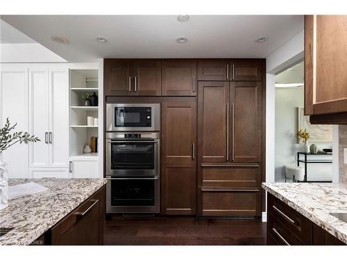 815-3500 Lakeshore Road W, Oakville, ON - Indoor Photo Showing Kitchen