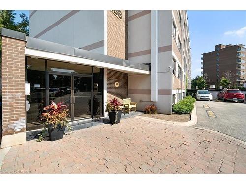 403-188 Mill Street S, Brampton, ON - Outdoor