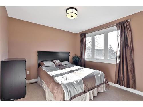 3521 Toffee Street, Burlington, ON - Indoor Photo Showing Bedroom