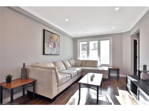 3521 Toffee Street, Burlington, ON - Indoor Photo Showing Living Room