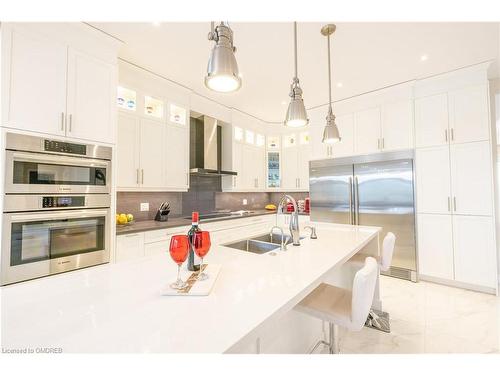 10 Harper Boulevard, Brantford, ON - Indoor Photo Showing Kitchen With Double Sink With Upgraded Kitchen