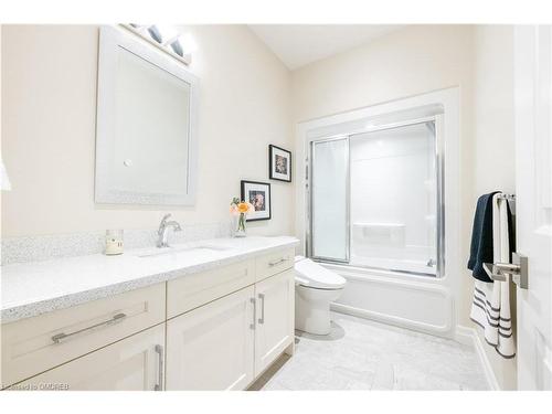 10 Harper Boulevard, Brantford, ON - Indoor Photo Showing Bathroom