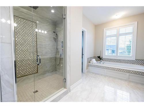 10 Harper Boulevard, Brantford, ON - Indoor Photo Showing Bathroom