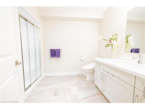 10 Harper Boulevard, Brantford, ON - Indoor Photo Showing Bathroom