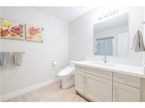 10 Harper Boulevard, Brantford, ON - Indoor Photo Showing Bathroom