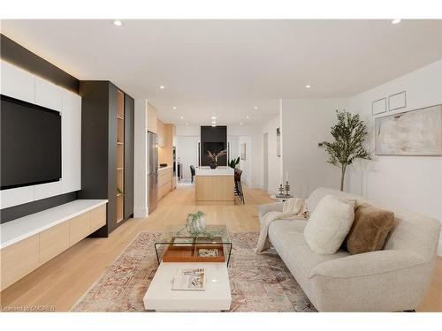 1146 Talka Court, Mississauga, ON - Indoor Photo Showing Living Room