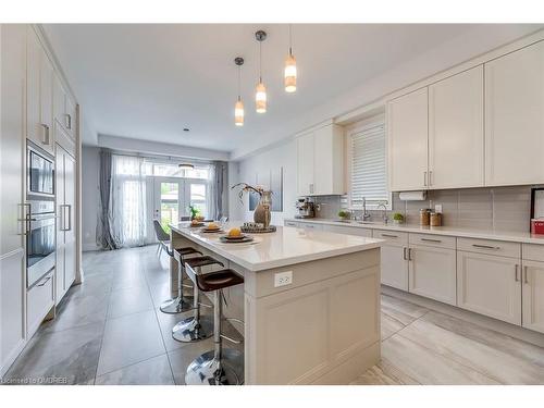 377 Tudor Avenue, Oakville, ON - Indoor Photo Showing Kitchen With Upgraded Kitchen