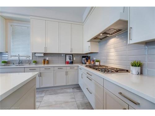 377 Tudor Avenue, Oakville, ON - Indoor Photo Showing Kitchen