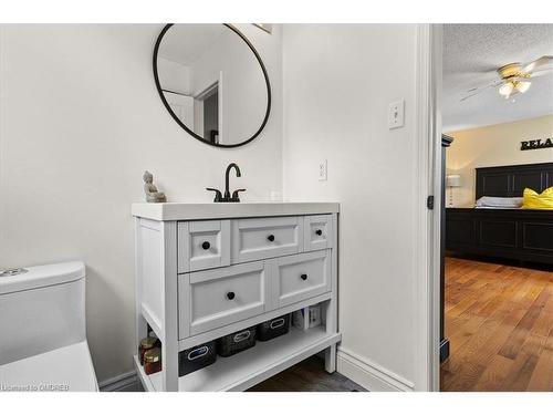 865 Anderson Avenue, Milton, ON - Indoor Photo Showing Bathroom