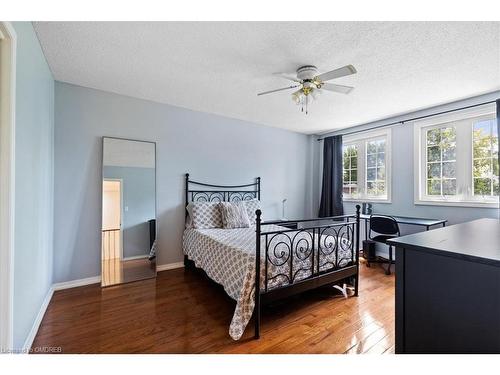 865 Anderson Avenue, Milton, ON - Indoor Photo Showing Bedroom