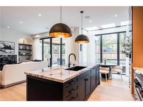 331 Macdonald Road, Oakville, ON - Indoor Photo Showing Kitchen With Upgraded Kitchen