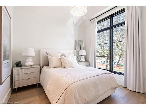 331 Macdonald Road, Oakville, ON - Indoor Photo Showing Bedroom