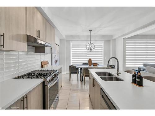 1058 Thompson Drive Drive, Oshawa, ON - Indoor Photo Showing Kitchen With Stainless Steel Kitchen With Double Sink With Upgraded Kitchen