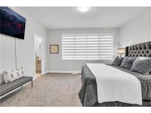 1058 Thompson Drive Drive, Oshawa, ON - Indoor Photo Showing Bedroom