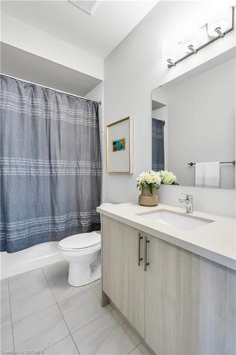 1058 Thompson Drive Drive, Oshawa, ON - Indoor Photo Showing Bathroom