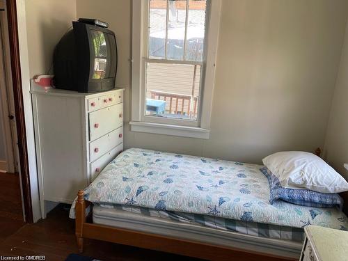 315 Eastwood Avenue, Crystal Beach, ON - Indoor Photo Showing Bedroom