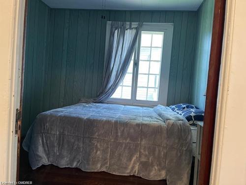 315 Eastwood Avenue, Crystal Beach, ON - Indoor Photo Showing Bedroom