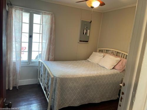 315 Eastwood Avenue, Crystal Beach, ON - Indoor Photo Showing Bedroom