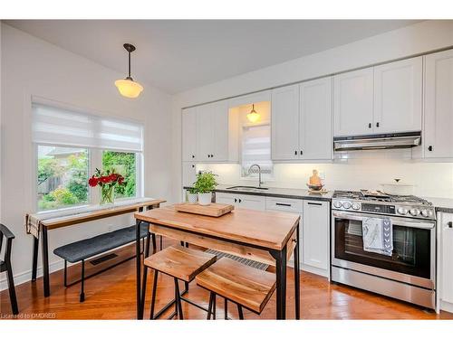 2595 Capilano Crescent, Oakville, ON - Indoor Photo Showing Kitchen