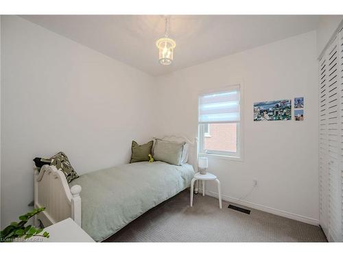 2595 Capilano Crescent, Oakville, ON - Indoor Photo Showing Bedroom