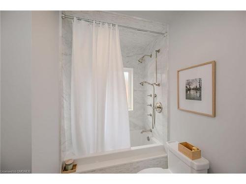 2595 Capilano Crescent, Oakville, ON - Indoor Photo Showing Bathroom