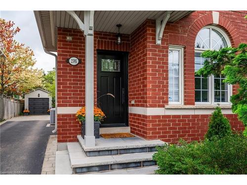 2595 Capilano Crescent, Oakville, ON - Outdoor