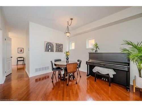 2595 Capilano Crescent, Oakville, ON - Indoor Photo Showing Dining Room