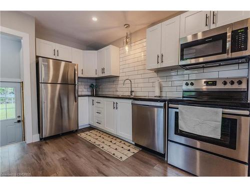 34 Clayburn Avenue, St. Catharines, ON - Indoor Photo Showing Kitchen With Upgraded Kitchen