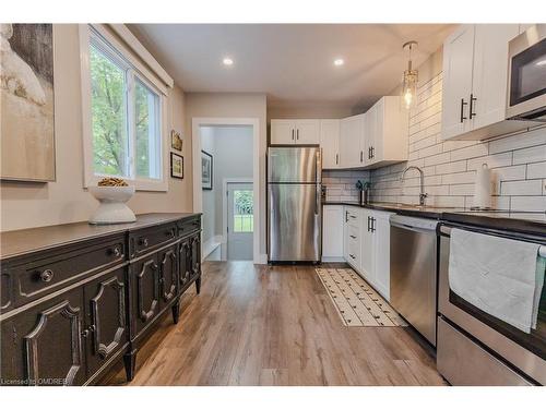 34 Clayburn Avenue, St. Catharines, ON - Indoor Photo Showing Kitchen