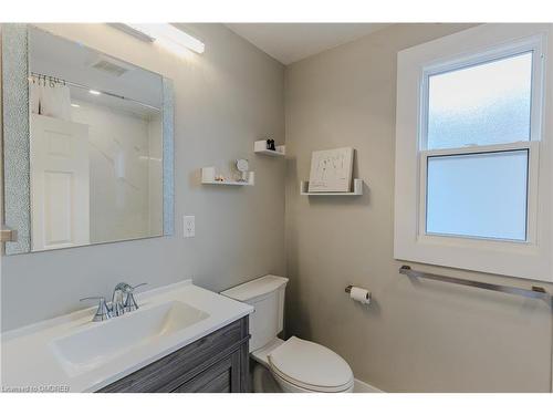 34 Clayburn Avenue, St. Catharines, ON - Indoor Photo Showing Bathroom