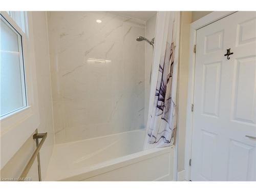 34 Clayburn Avenue, St. Catharines, ON - Indoor Photo Showing Bathroom