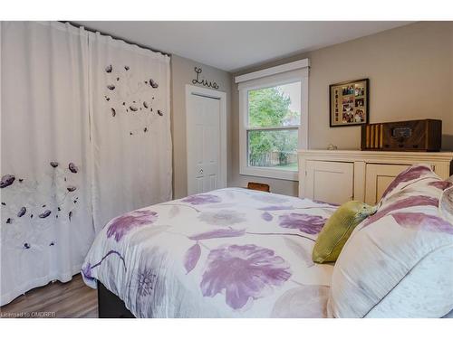 34 Clayburn Avenue, St. Catharines, ON - Indoor Photo Showing Bedroom