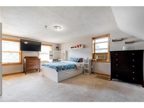 366 George Street, Milton, ON - Indoor Photo Showing Bedroom