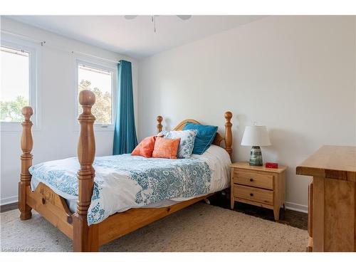 316 Pinegrove Road, Oakville, ON - Indoor Photo Showing Bedroom