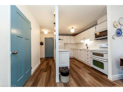 506-81 Millside Drive, Milton, ON - Indoor Photo Showing Kitchen