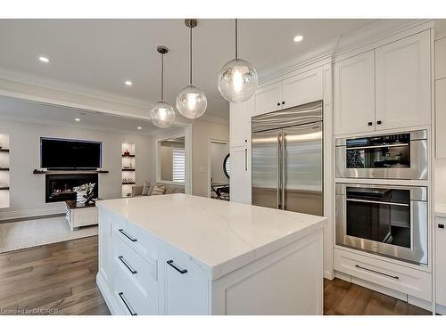 2240 Pine Glen Road, Oakville, ON - Indoor Photo Showing Kitchen With Upgraded Kitchen