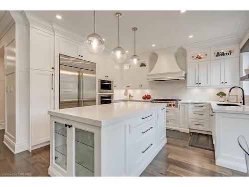 2240 Pine Glen Road, Oakville, ON - Indoor Photo Showing Kitchen With Upgraded Kitchen