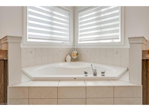 2240 Pine Glen Road, Oakville, ON - Indoor Photo Showing Bathroom