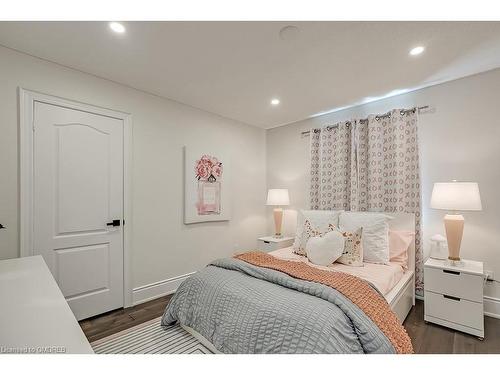 2240 Pine Glen Road, Oakville, ON - Indoor Photo Showing Bedroom