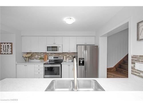 81-6020 Derry Road, Milton, ON - Indoor Photo Showing Kitchen With Double Sink